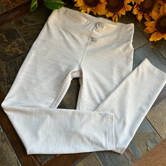 Outdoor Voices Flow 7/8 Leggings Size M (NWOT) - Picture 2 of 11